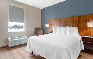 1 bedroom, iron/ironing board, free WiFi, bed sheets - Extended Stay | 1 King Bed | Near Bradenton Center (Bradenton)