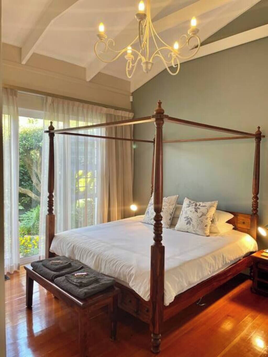 1 bedroom, desk, iron/ironing board, travel cot