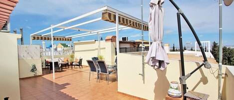 تناول الطعام بالخارج