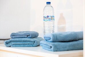 Bruser, hårtørrer, håndklæder