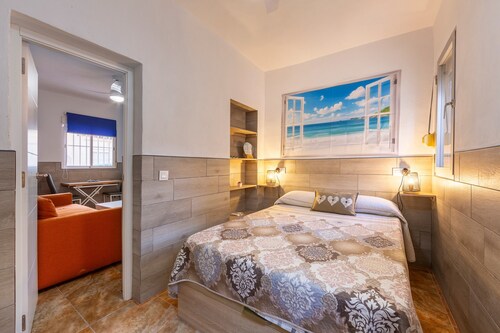 Apartment 'La Caprichosa' with Wi-Fi and Air Conditioning