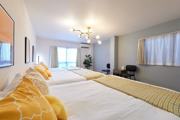 2 bedrooms, iron/ironing board, WiFi