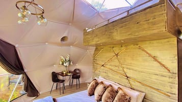 1 bedroom, travel cot, free WiFi, bed sheets