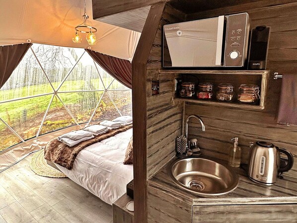 1 bedroom, travel crib, free WiFi