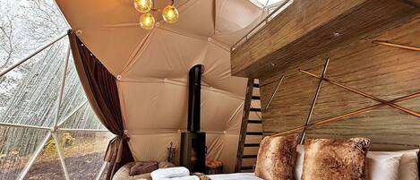 1 chambre, lit parapluie, Wi-Fi gratuit, draps fournis