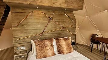 1 bedroom, travel crib, free WiFi, bed sheets