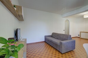 Living area - Mark Apartment (Vobarno)