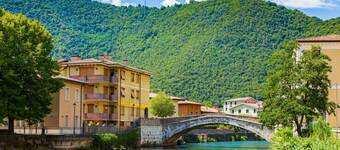 Diana & Mark Family House