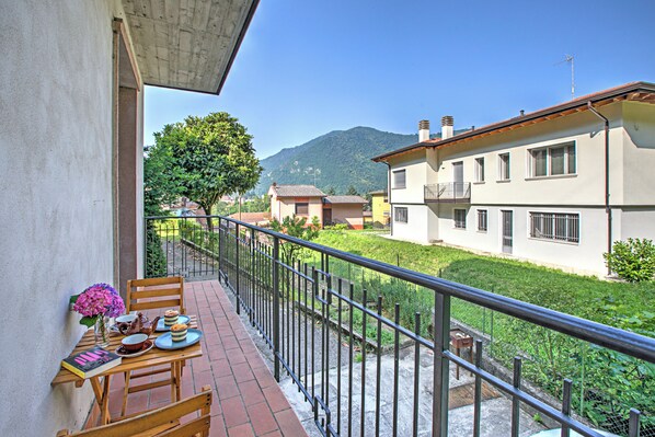 Family Apartment, Multiple Bedrooms (Diana & Mark family house) | Outdoor dining - Diana & Mark Family House (Vobarno)