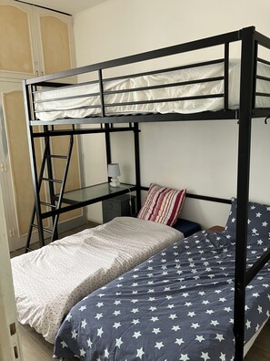 1 bedroom, iron/ironing board, travel cot, free WiFi