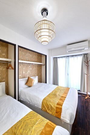 2 bedrooms, iron/ironing board, internet