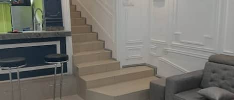 Royal Suite | Desk, laptop workspace, blackout drapes, iron/ironing board