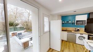 Fridge, microwave, oven, dishwasher