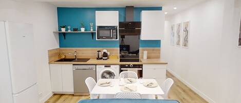 Fridge, microwave, oven, dishwasher