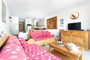 Una televisión, un reproductor de DVD