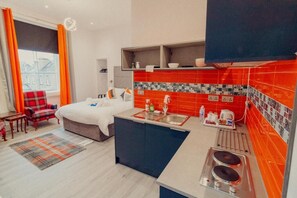 办公桌、笔记本电脑工作区、熨斗/熨板、免费 WiFi