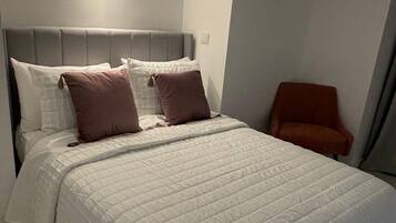 2 bedrooms, iron/ironing board, travel crib, free WiFi