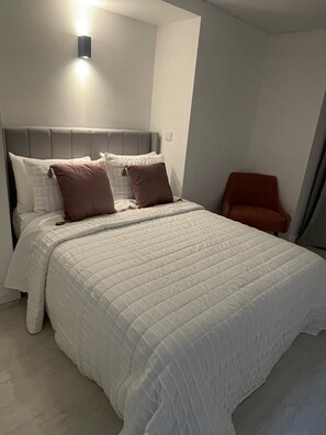 2 bedrooms, iron/ironing board, travel cot, free WiFi