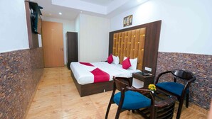 Phòng đôi Deluxe | Bàn, truy cập Internet không dây miễn phí 