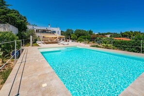 صورة غير مصنفة، 3 من 47، زرّ