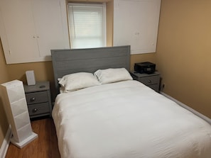 Iron/ironing board, free WiFi, bed sheets