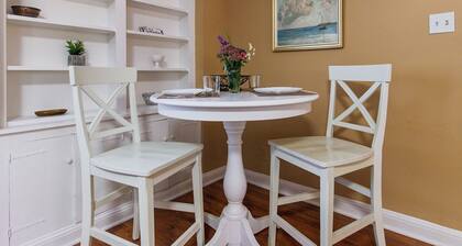 Convenience & comfort awaits in this stylish 1-Bed apartment in a private, quiet setting in the heart of The Main Line.