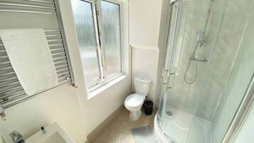 Apartment, 1 Bedroom, Smoking | Bathroom