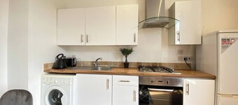 Cozy Croydon Apartment With Central Heating & Free Parking
