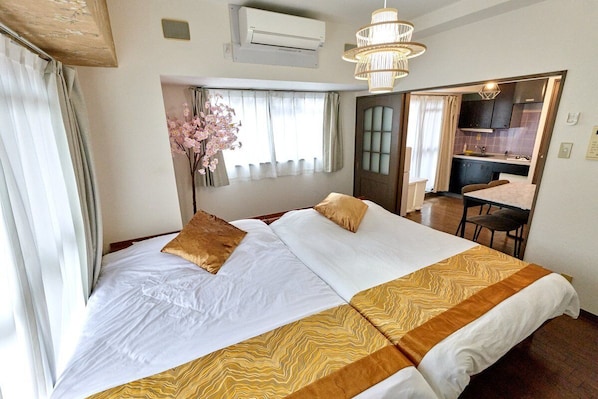 2 bedrooms, iron/ironing board, Internet