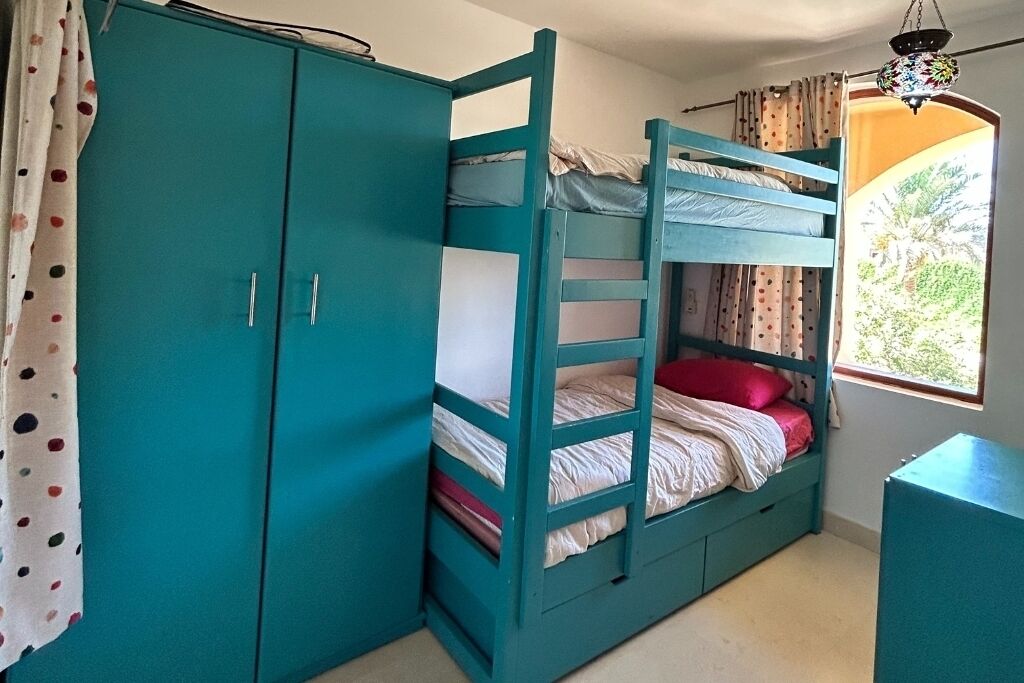 2 chambres, fer et planche à repasser, literie fournie