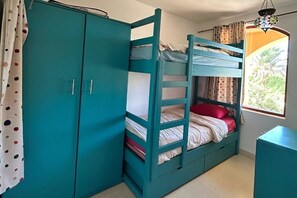 2 bedrooms, iron/ironing board, bed sheets