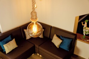 Deluxe suite, balkon | Een bureau, een laptopwerkplek, geluiddichte muren, gratis wifi