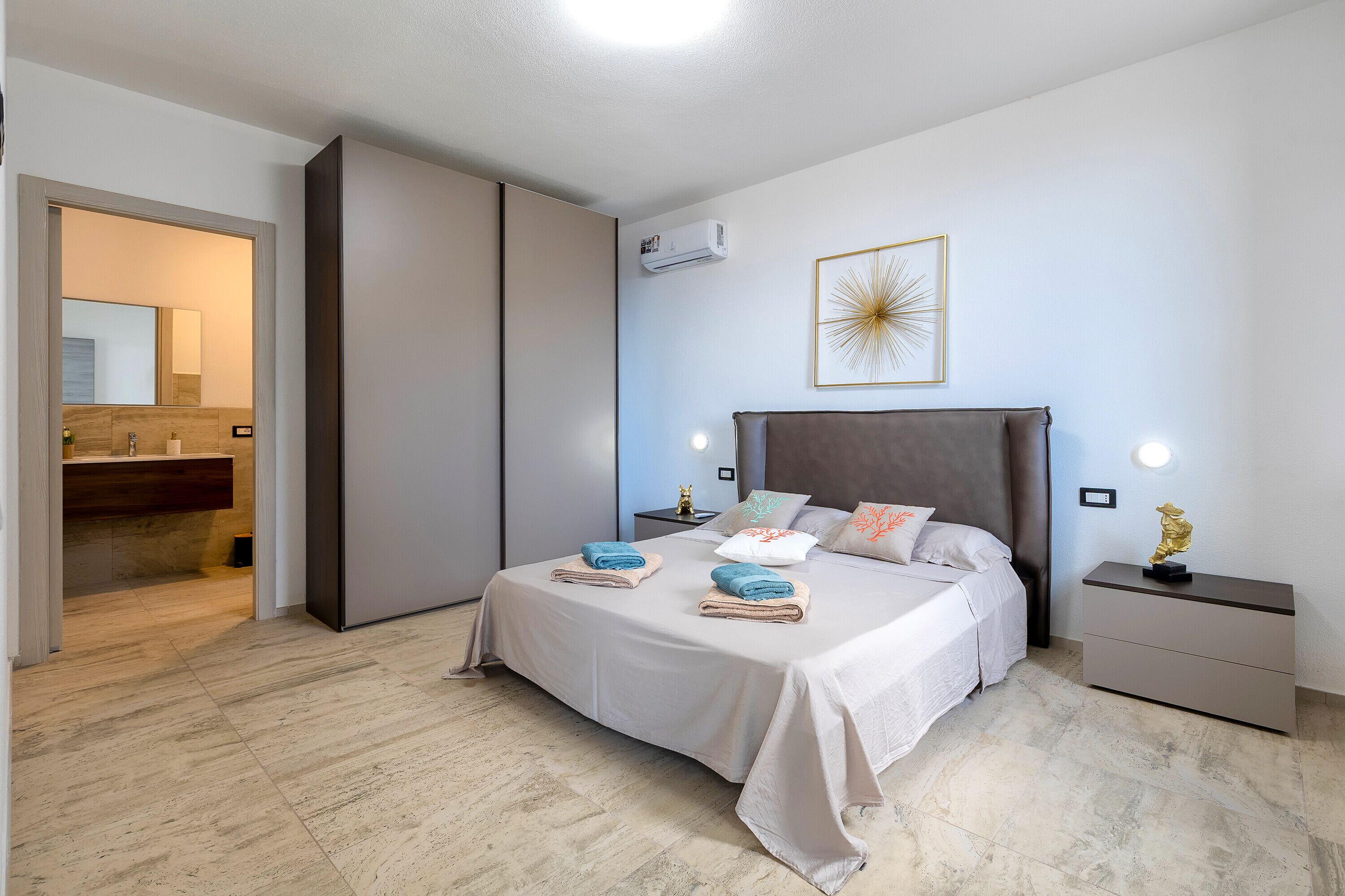 2 slaapkamers, een strijkplank/strijkijzer, wifi, beddengoed