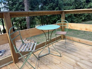 Outdoor dining - 2 Guests - Pet Friendly - Traditional Gypsy Vardo (Longhope)