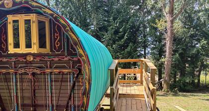 2 Guests - Pet Friendly - Traditional Gypsy Vardo