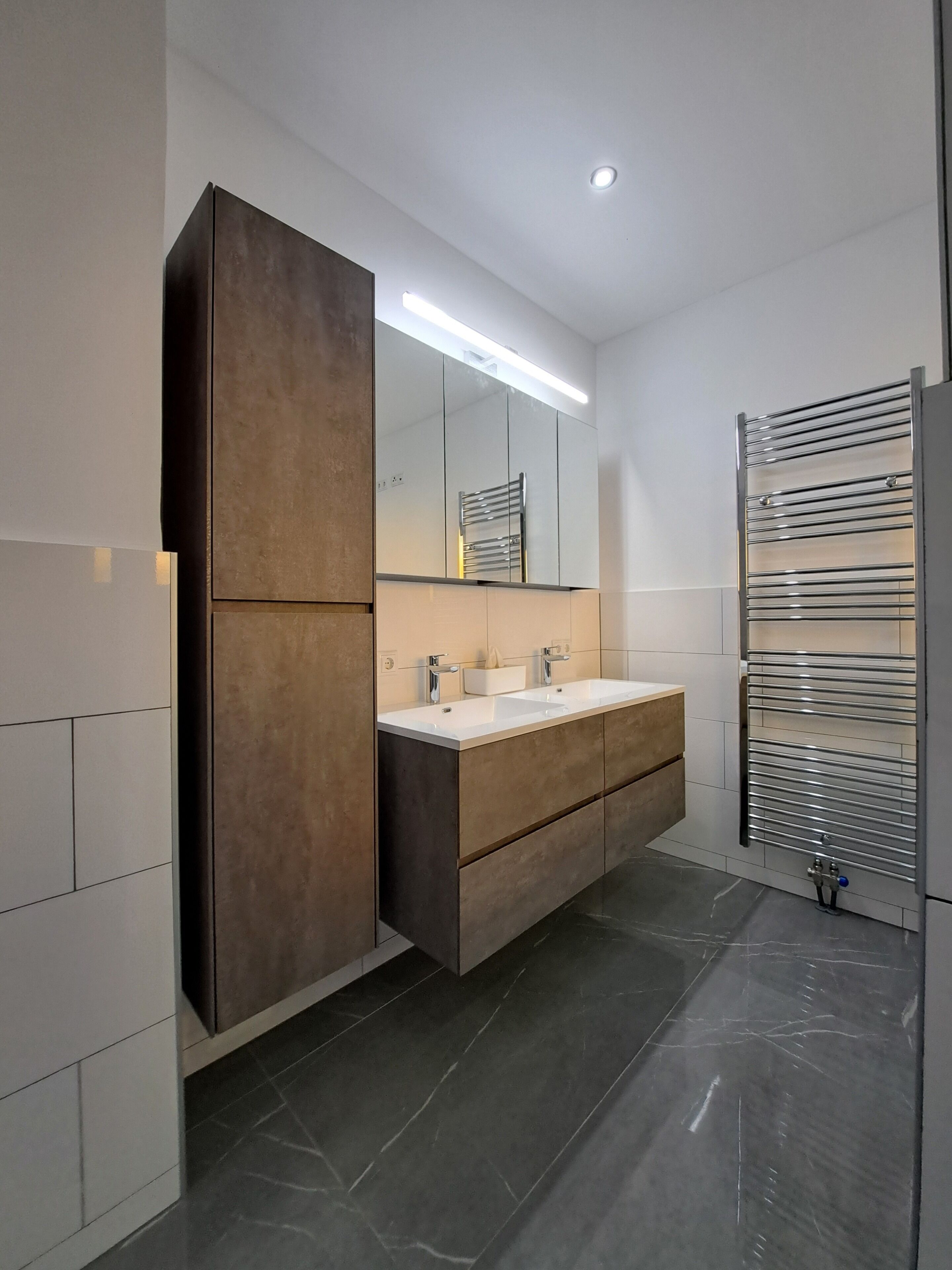 Jetted bath, hair dryer, towels, soap