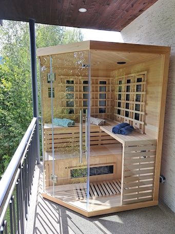 Sauna. "On the sunny side of the Semmering"