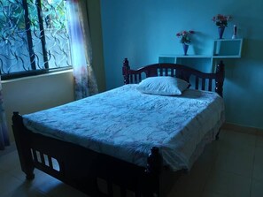 Iron/ironing board, WiFi, bed sheets
