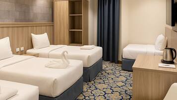 Escrivaninha, ferros/tábuas de passar roupa, Wi-Fi de cortesia