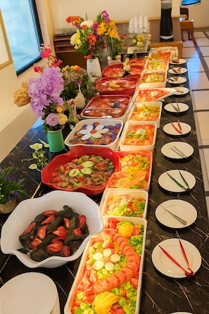 Daily buffet breakfast (SAR 50 per person)