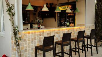 Bar (en la propiedad)