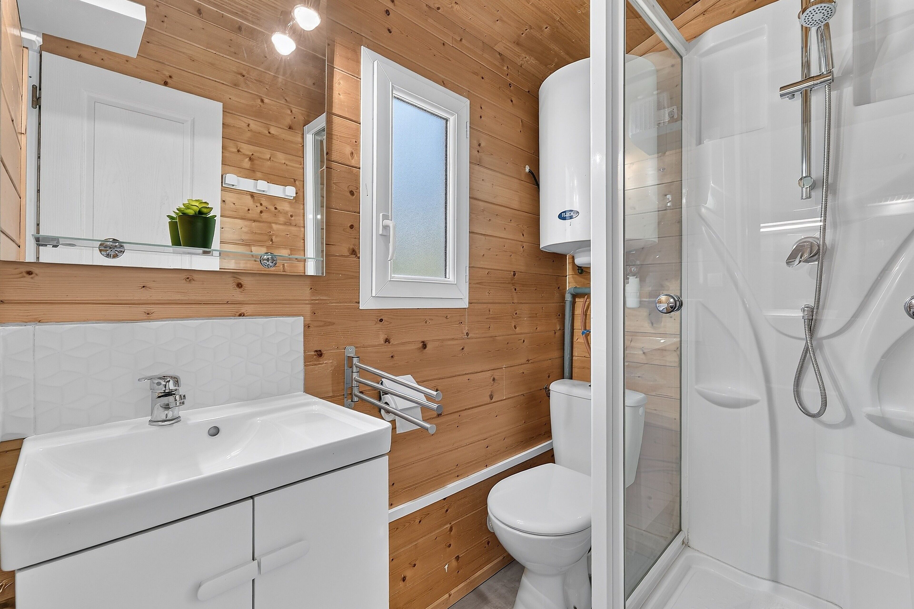 Douche, serviettes fournies