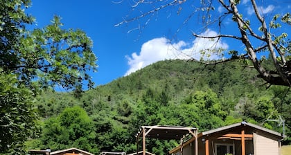 Cottage „Marquisat Boscodon“ mit Bergblick, WLAN und Klimaanlage