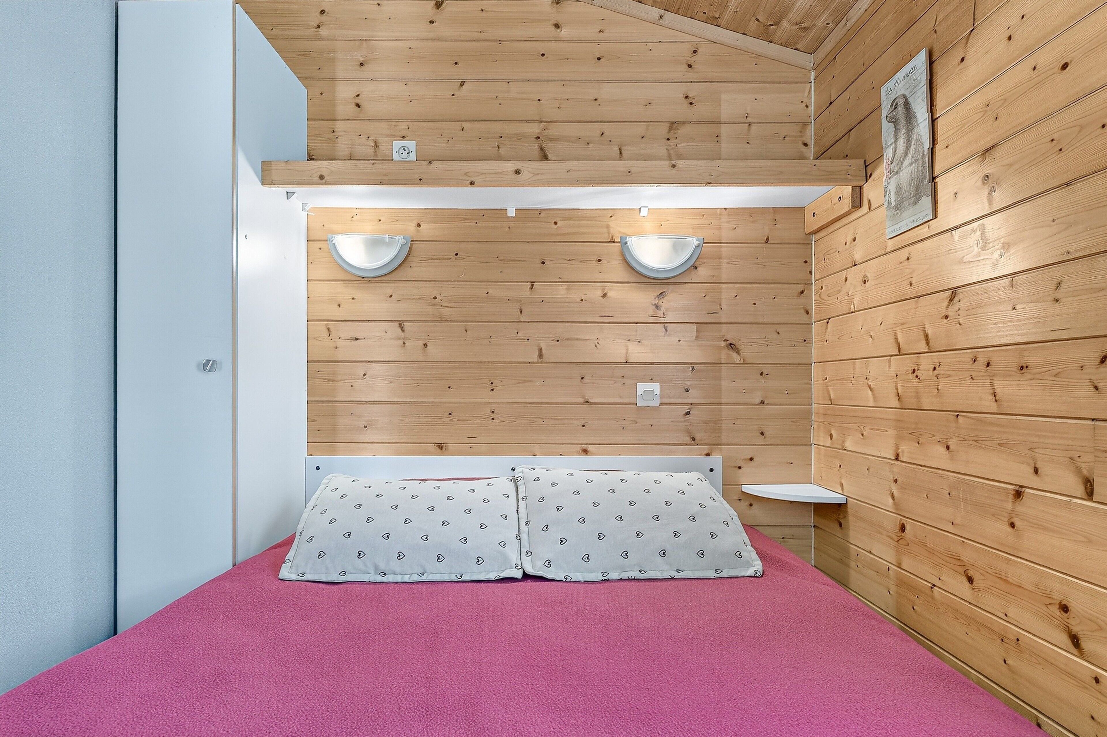 1 bedroom, WiFi, bed sheets