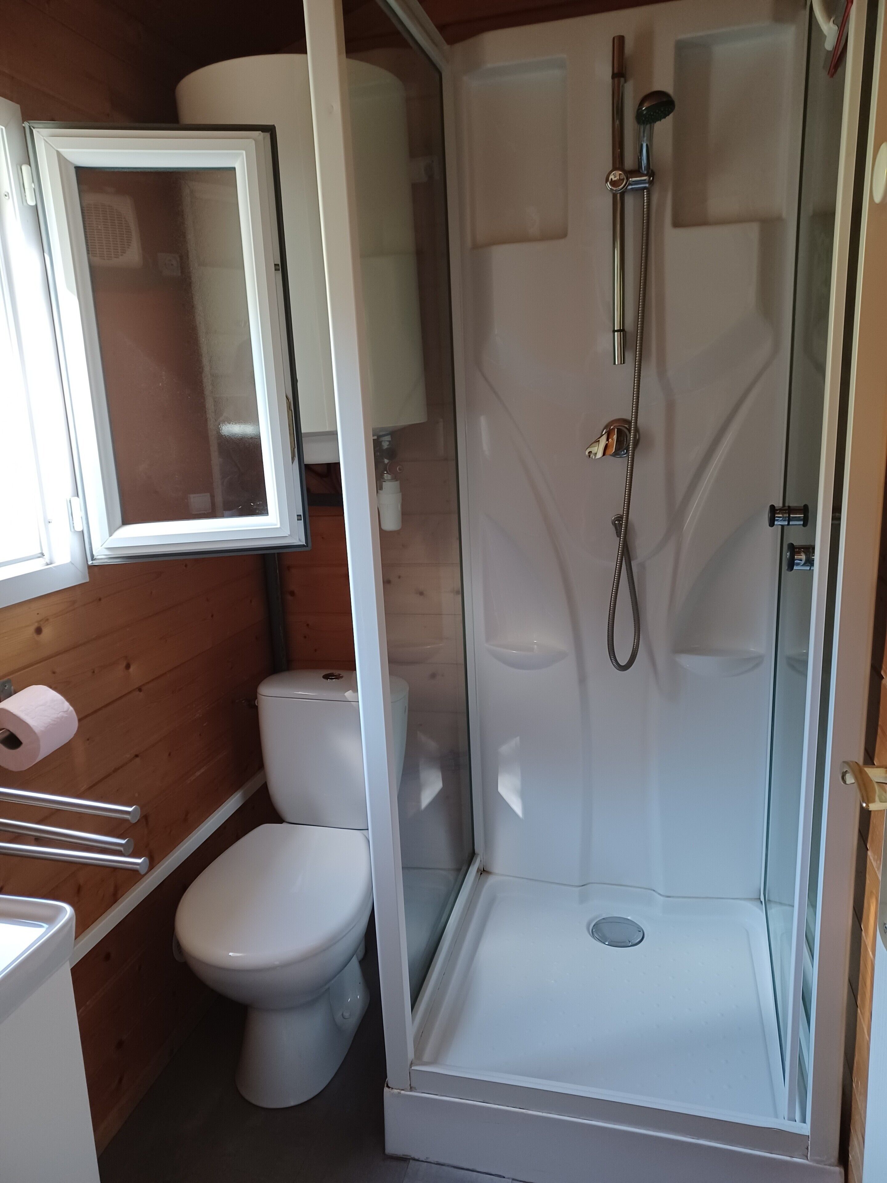 シャワー、タオル