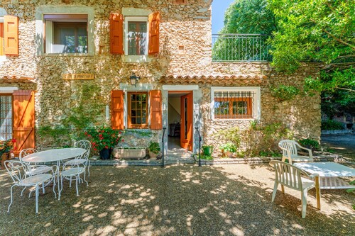 'Chez Martha' with Mountain View, Private Terrace and Garden