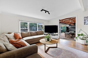 Smart TV, offices