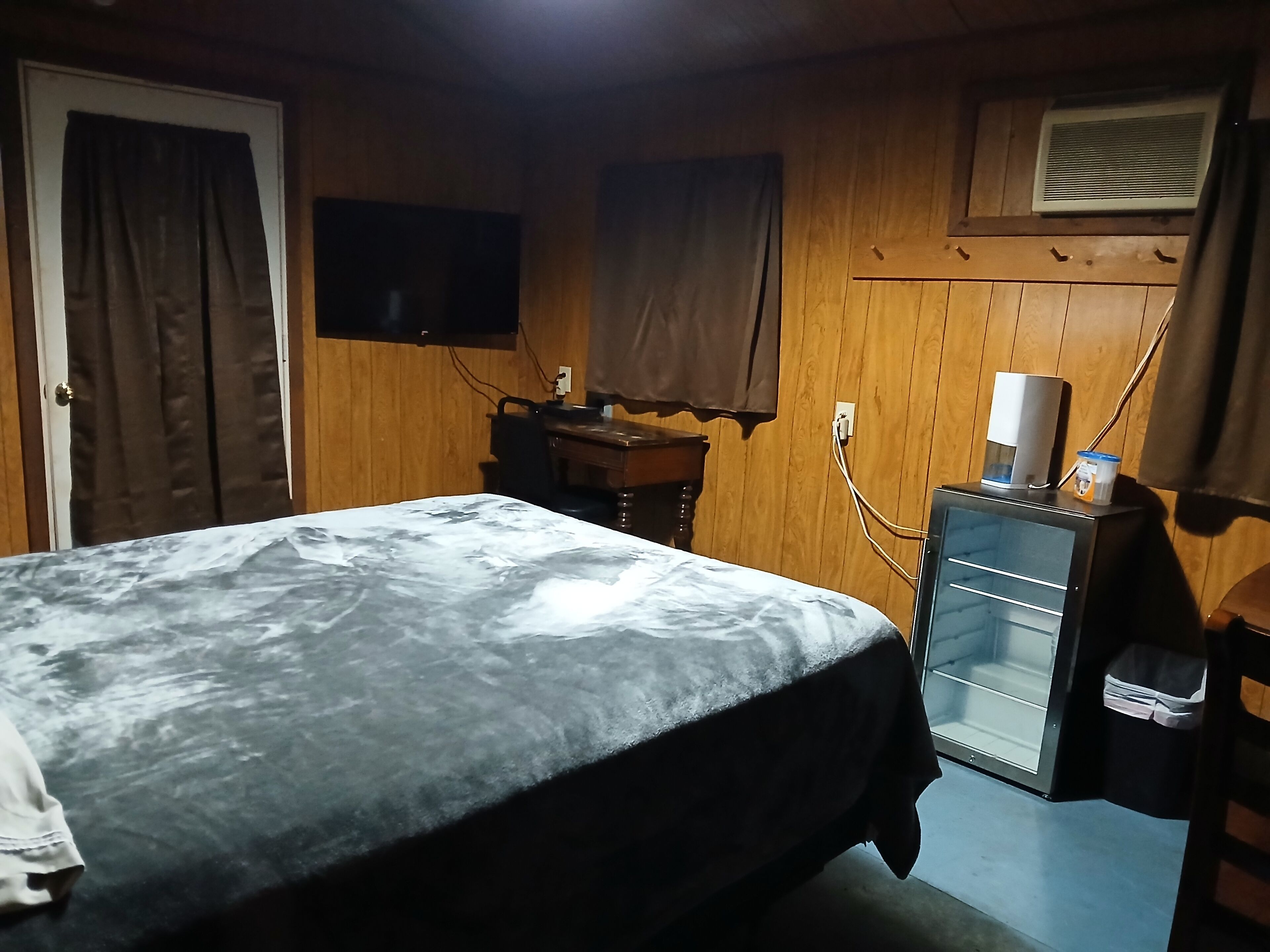 1 bedroom, desk, free WiFi, bed sheets