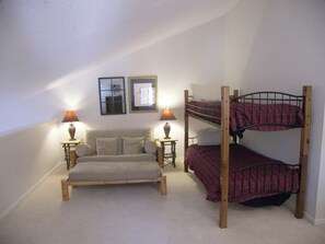 2 chambres, fer et planche à repasser, Wi-Fi gratuit, draps fournis