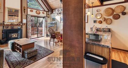 3 Bedroom w Loft Close to Hyatt (TRC42)